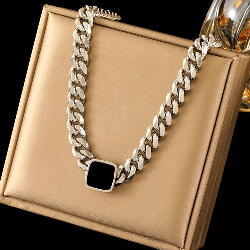 Geometric Stone Pendant Thick Chain Necklace