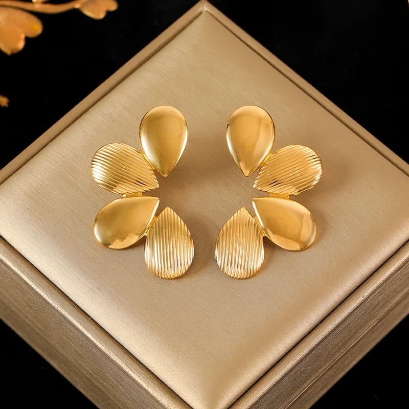 Cute Bee and Pearl Stud Earrings